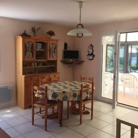 Prázdninový dům House Situee A 500 Du Port, 4 Couchages